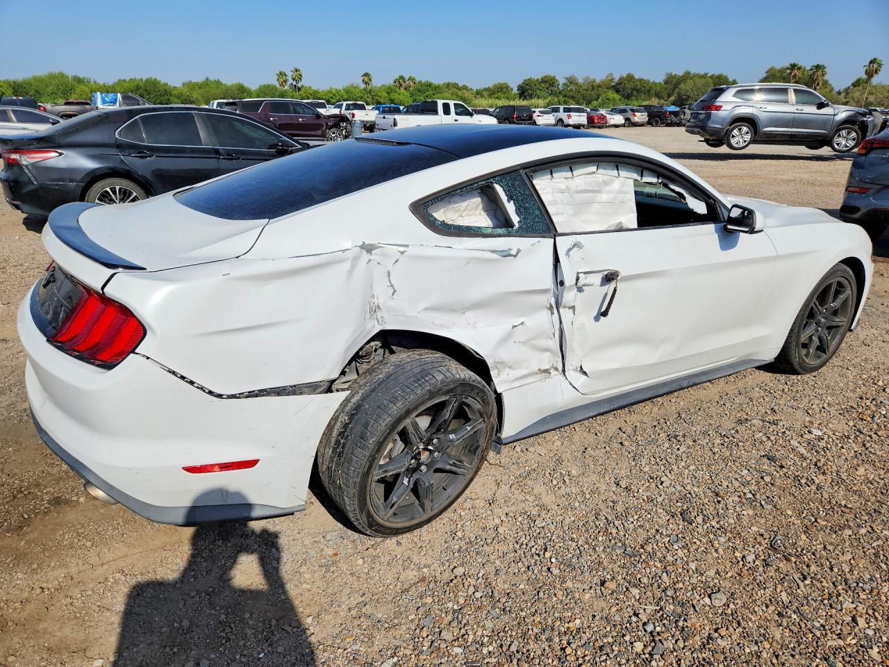 2018 Ford Mustang - zdjęcie 3