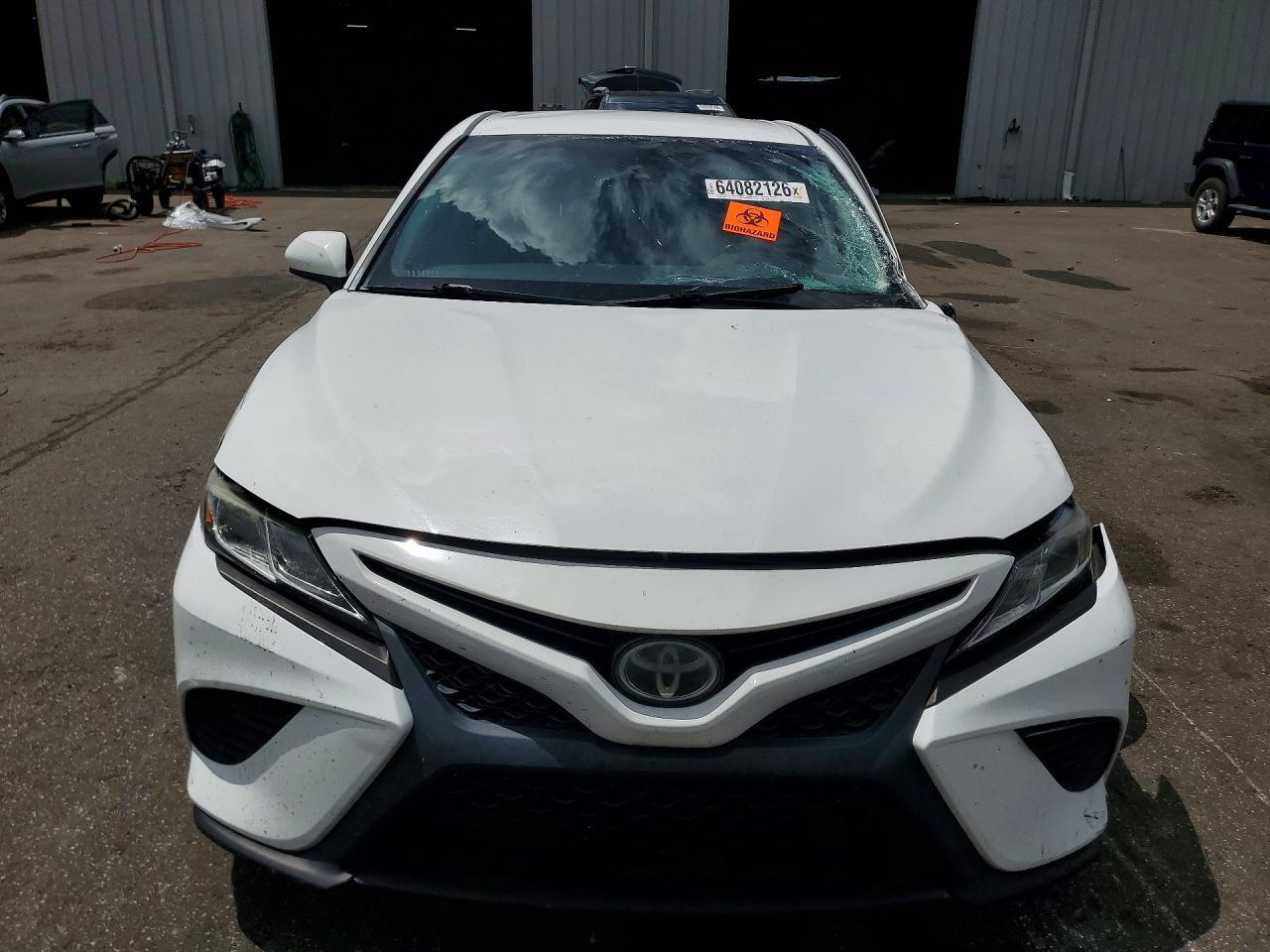2018 Toyota Camry Se - zdjęcie 5