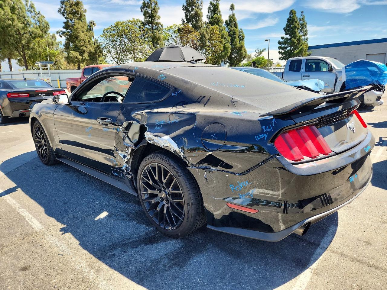 2016 Ford Mustang - zdjęcie 2