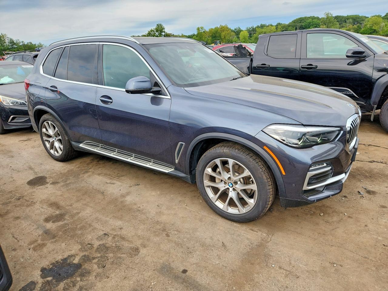 2021 BMW X5 xDrive40I - zdjęcie 4