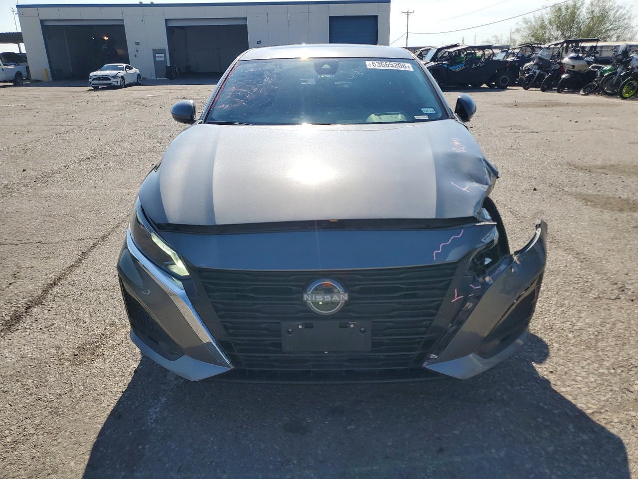 2025 Nissan Altima Sv - zdjęcie 5