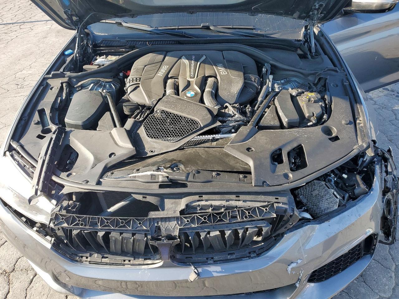 2018 BMW Seria 5 M550i - zdjęcie 11