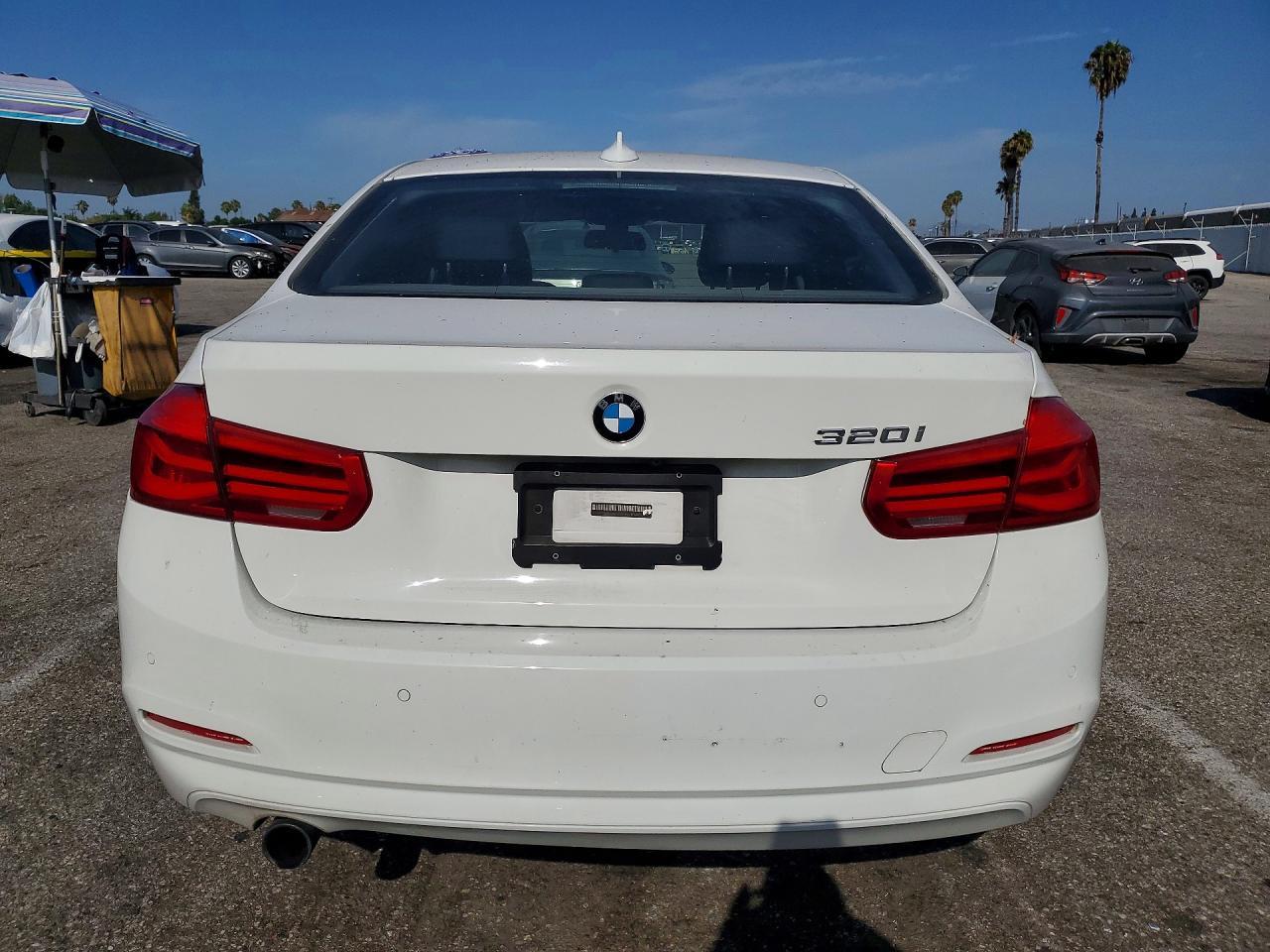 2017 BMW 320 I - zdjęcie 6