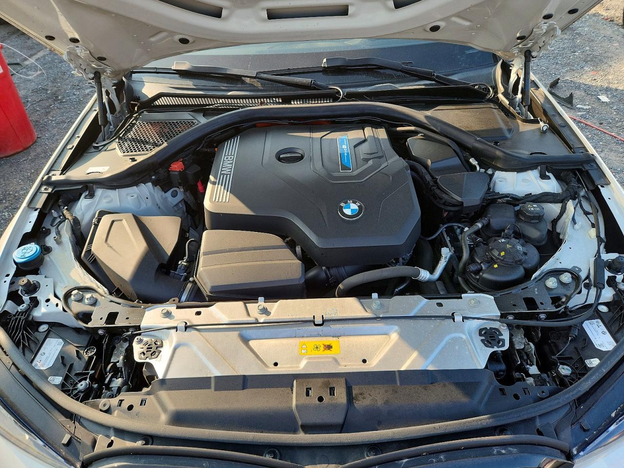 2023 BMW 330Xe - zdjęcie 11