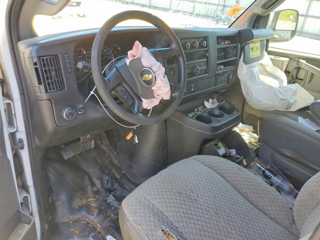 2016 Chevrolet Express G2500 - zdjęcie 8
