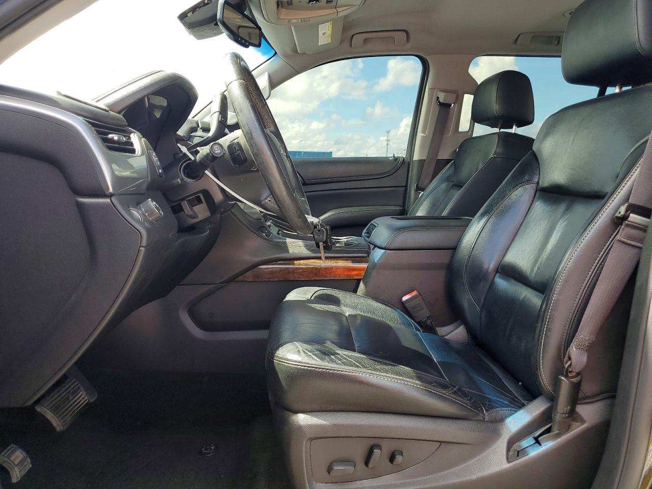 2016 Chevrolet Suburban C1500 Lt - zdjęcie 7