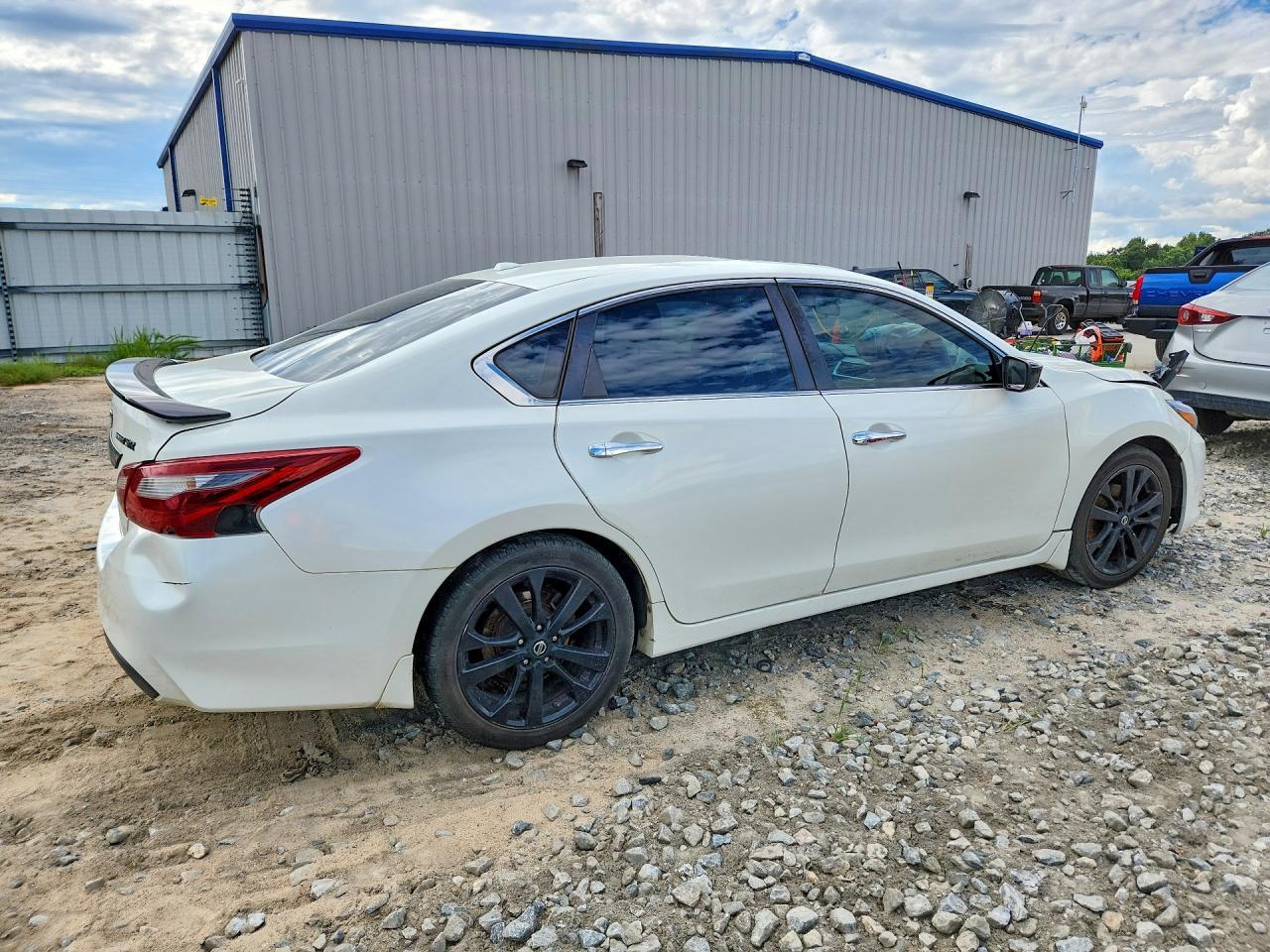 2018 Nissan Altima 2.5 Sr - zdjęcie 3