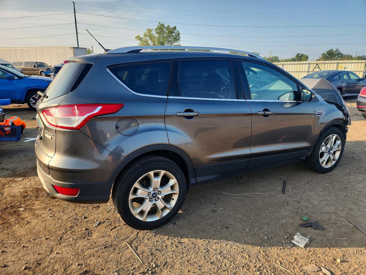 2016 Ford Escape Titanium - zdjęcie 3