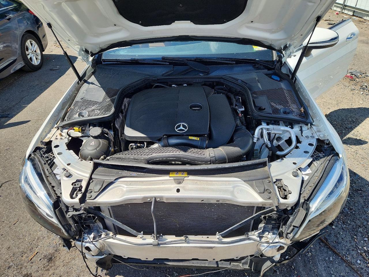 2019 Mercedes-Benz C 300 4Matic - zdjęcie 11