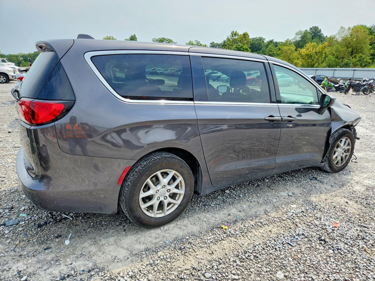 2017 Chrysler Pacifica Lx - zdjęcie 3