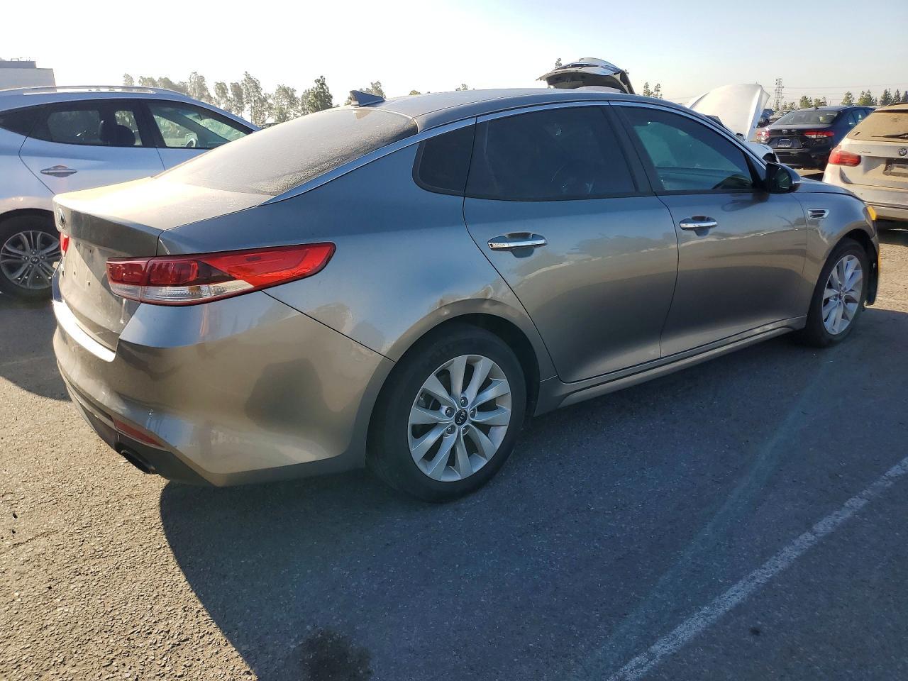 2017 Kia Optima Lx - zdjęcie 3