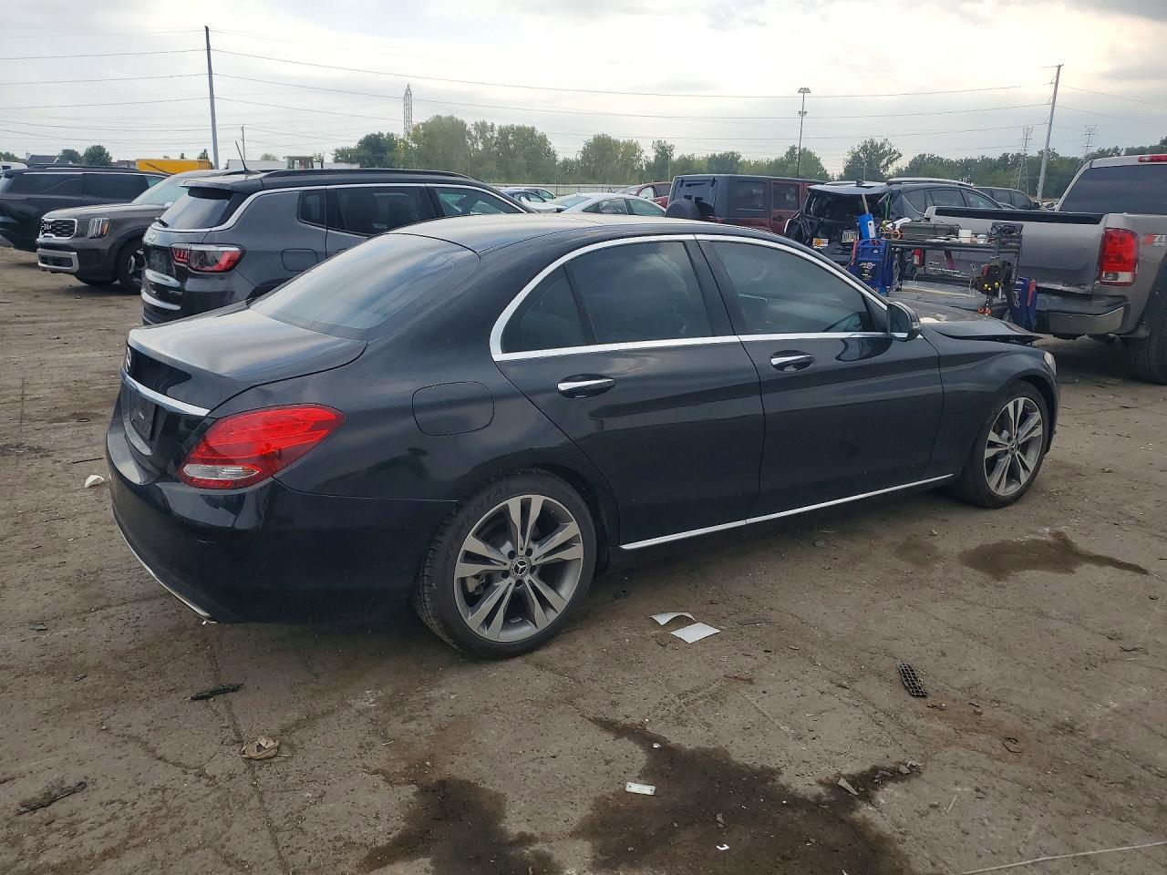 2018 Mercedes-Benz C 300 - zdjęcie 3