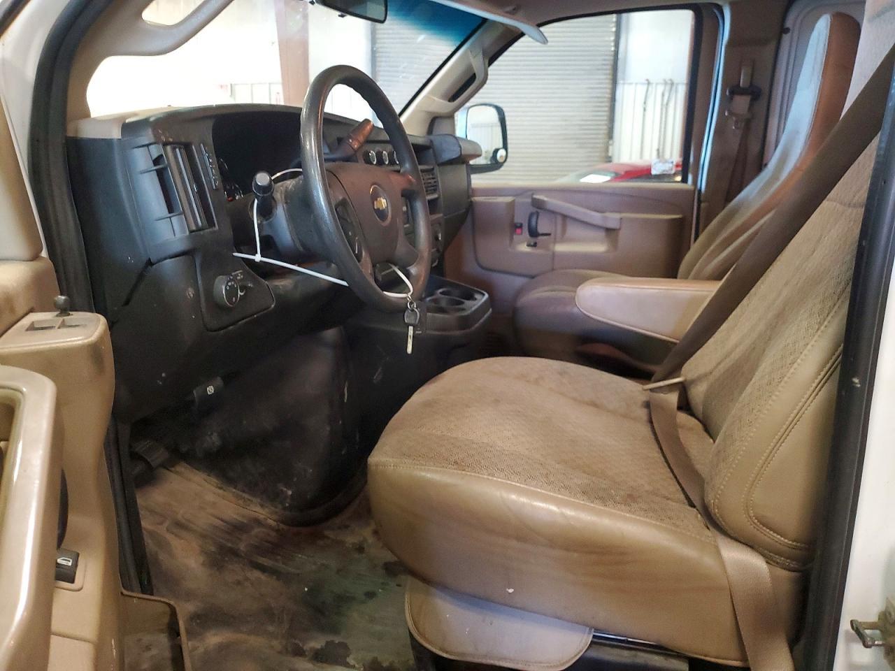 2022 Chevrolet Express G2500 - zdjęcie 7