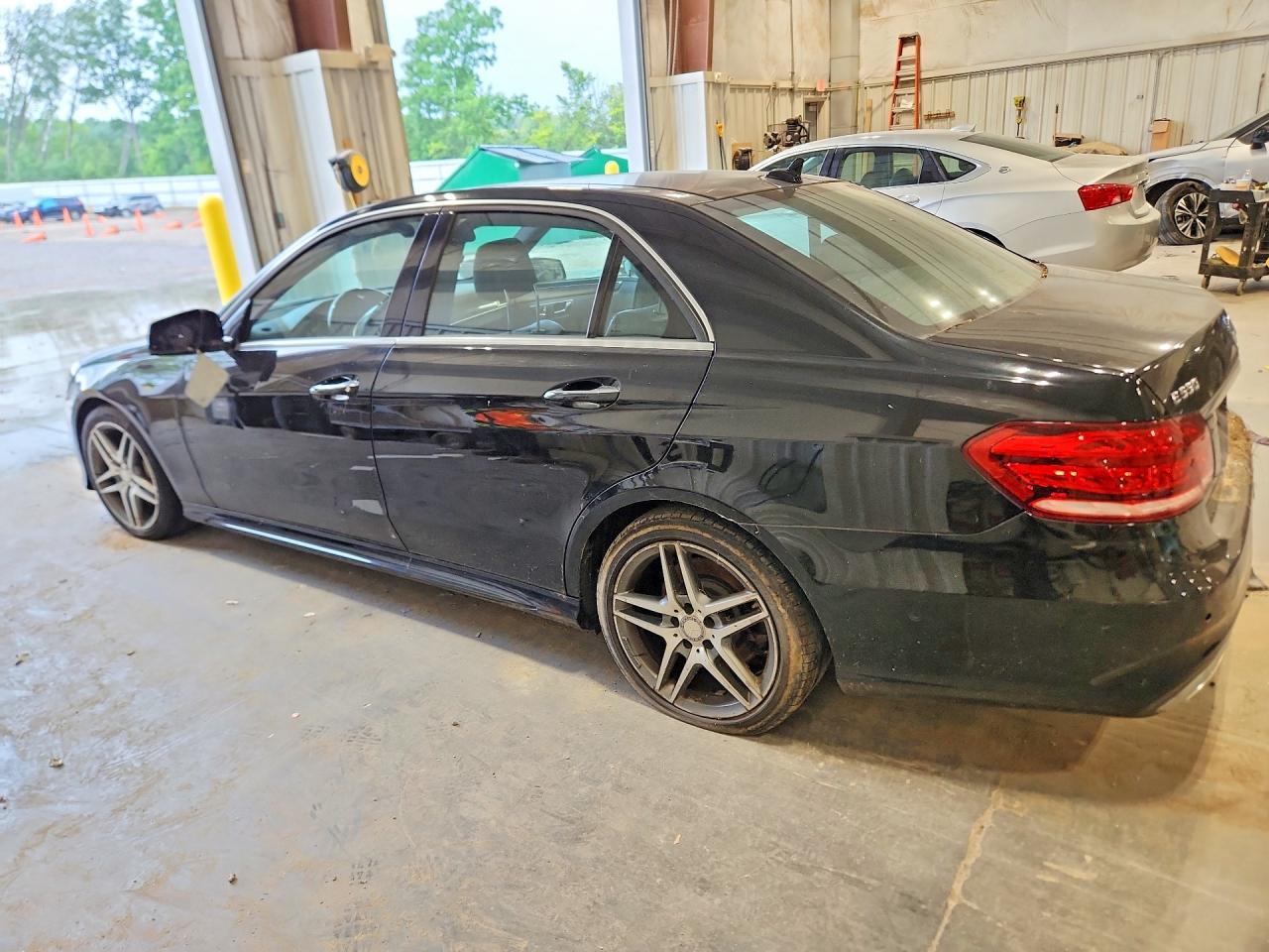 2014 Mercedes-Benz E 550 4Matic - zdjęcie 2