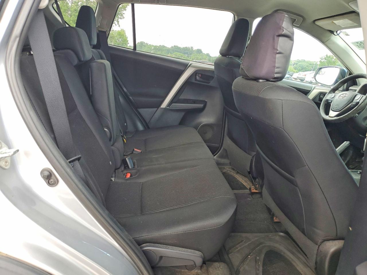 2016 Toyota Rav4 Le - zdjęcie 10
