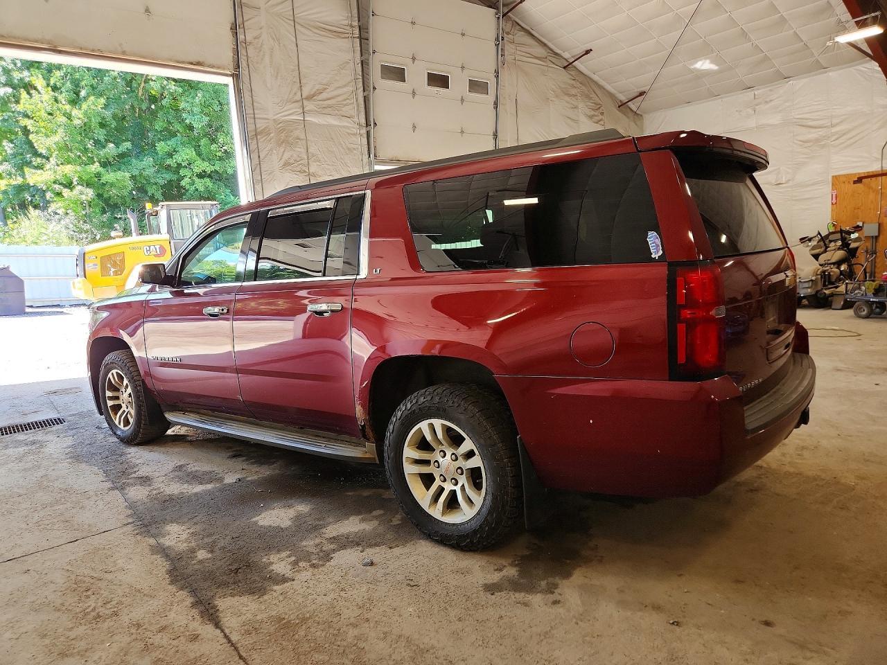 2016 Chevrolet Suburban K1500 Lt - zdjęcie 2