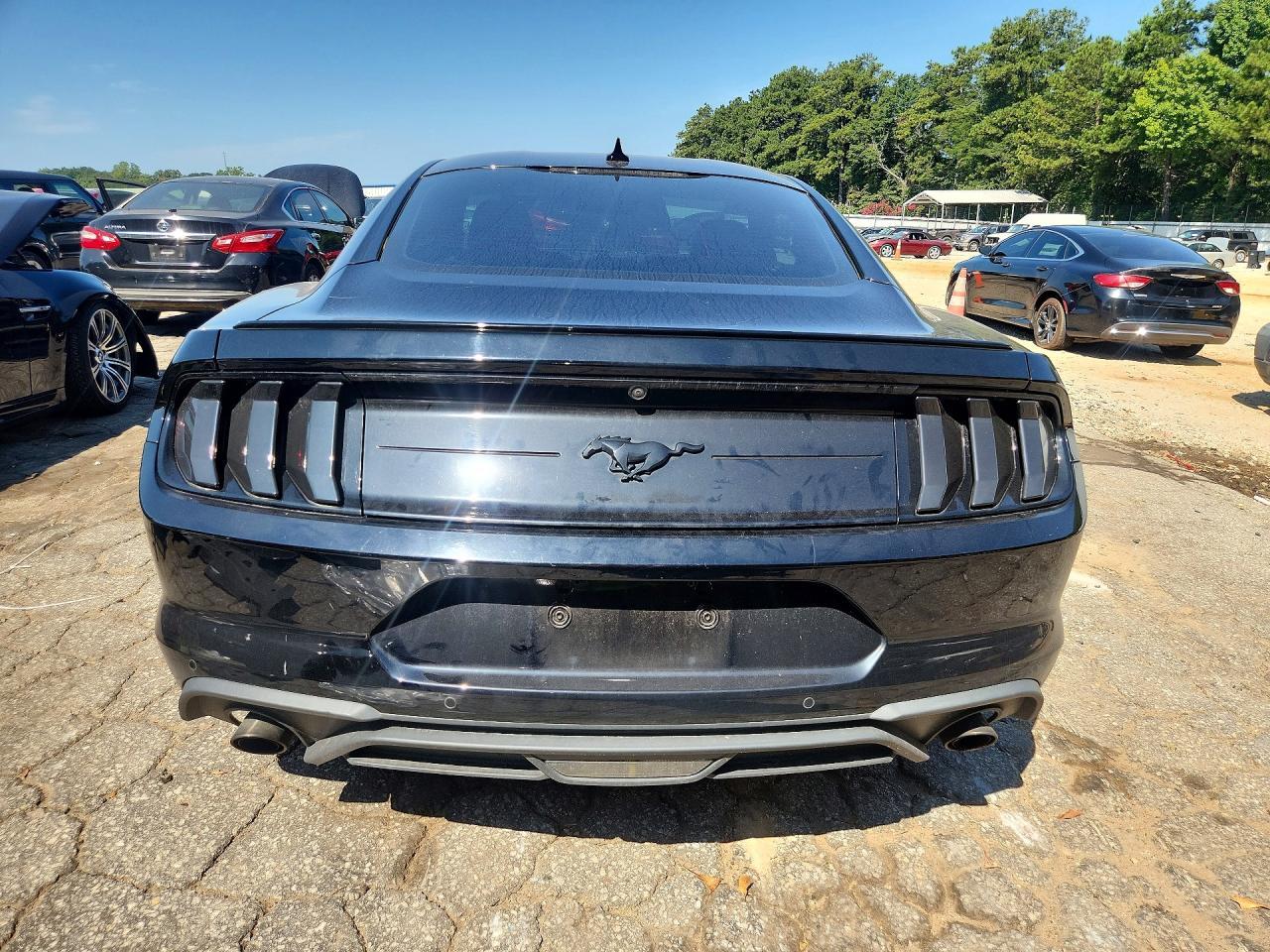 2021 Ford Mustang - zdjęcie 6