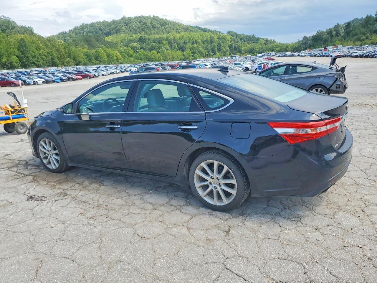 2013 Toyota Avalon Limited - zdjęcie 2