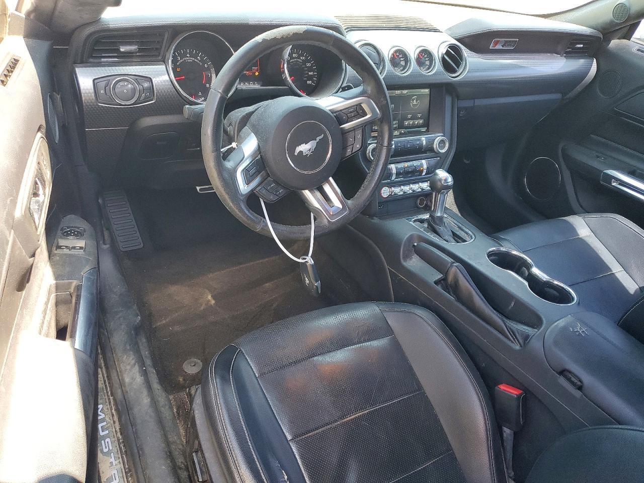 2015 Ford Mustang - zdjęcie 8