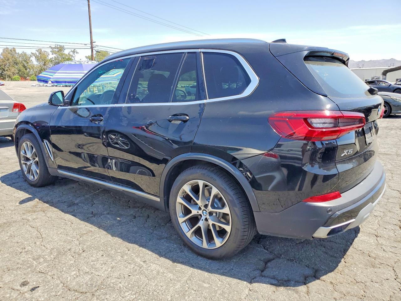 2019 BMW X5 xDrive40I - zdjęcie 2