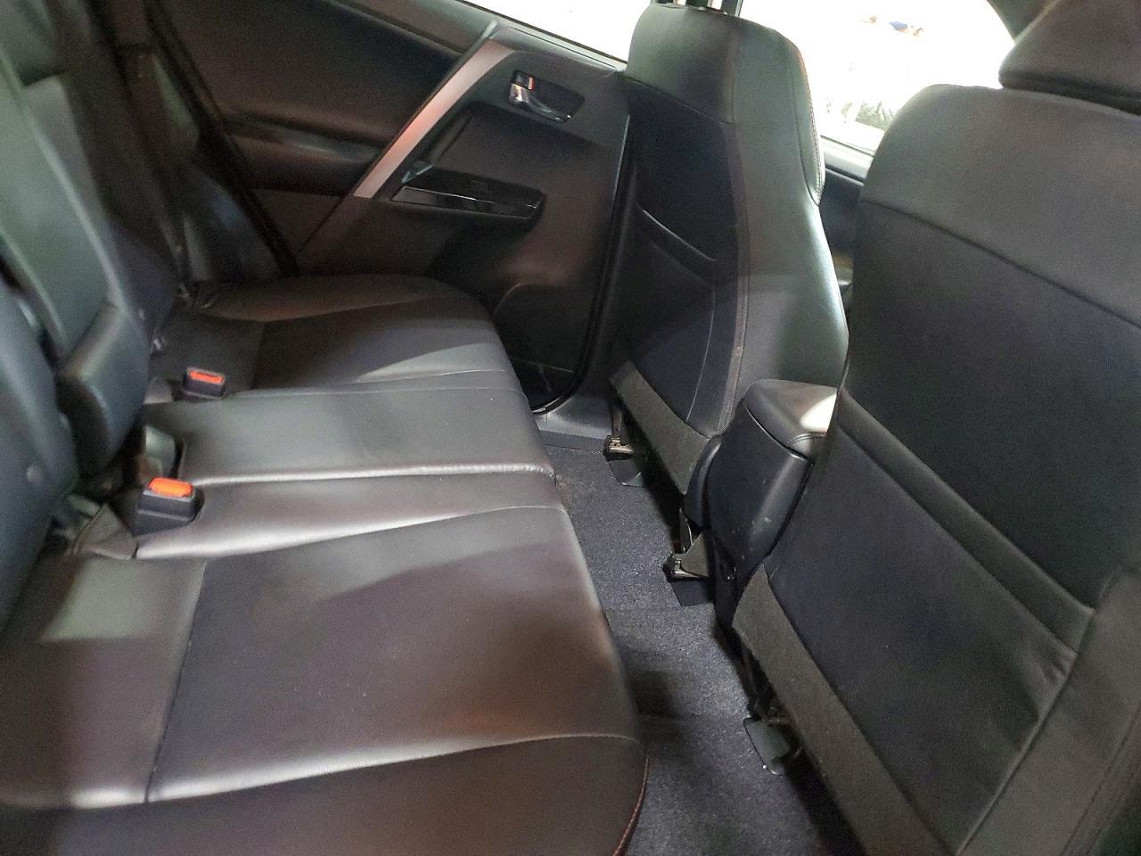 2018 Toyota Rav4 Se - zdjęcie 11