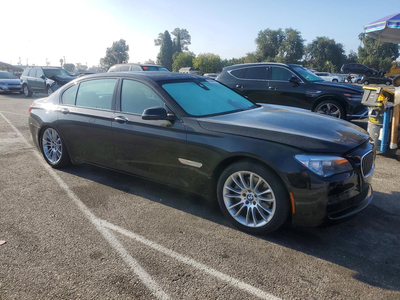 2015 BMW Seria 7 740Li - zdjęcie 4