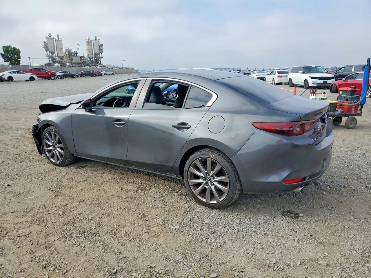 2019 Mazda 3 Preferred Plus - zdjęcie 2