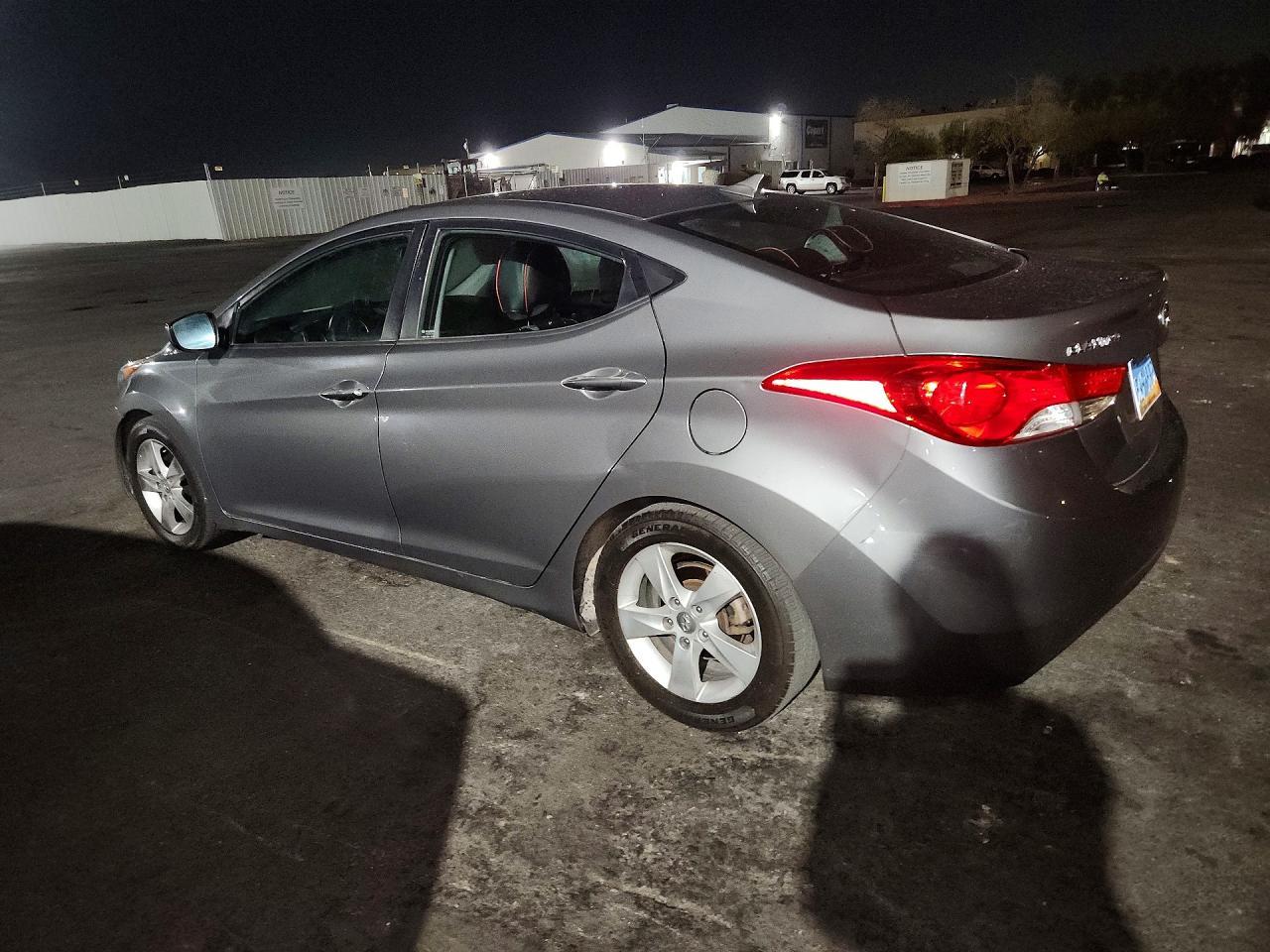 2013 Hyundai Elantra Gls - zdjęcie 2