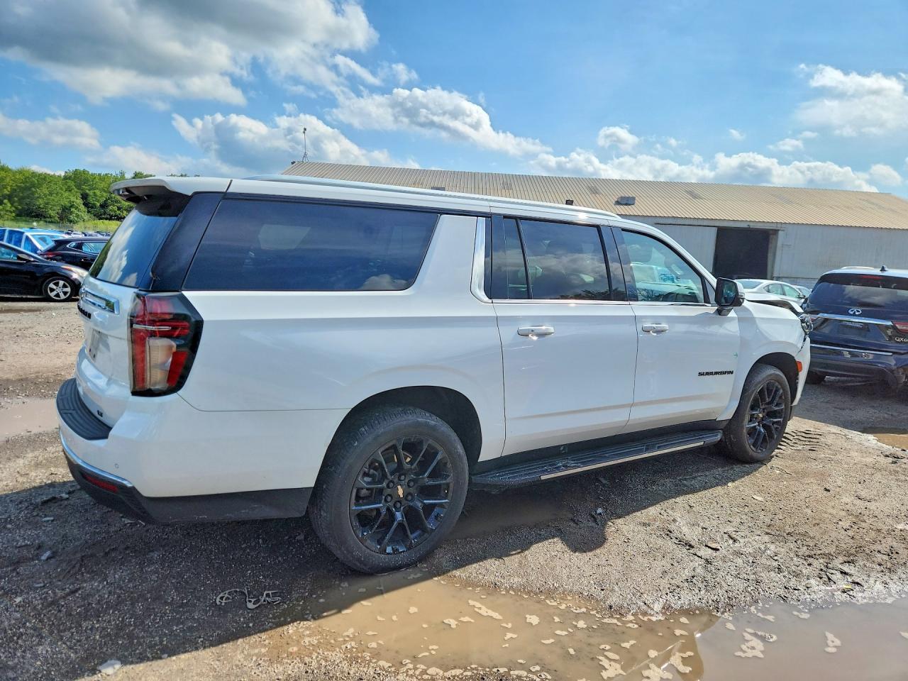 2023 Chevrolet Suburban K1500 Lt - zdjęcie 3