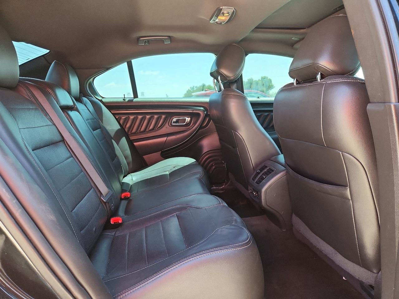 2015 Ford Taurus Sho - zdjęcie 10
