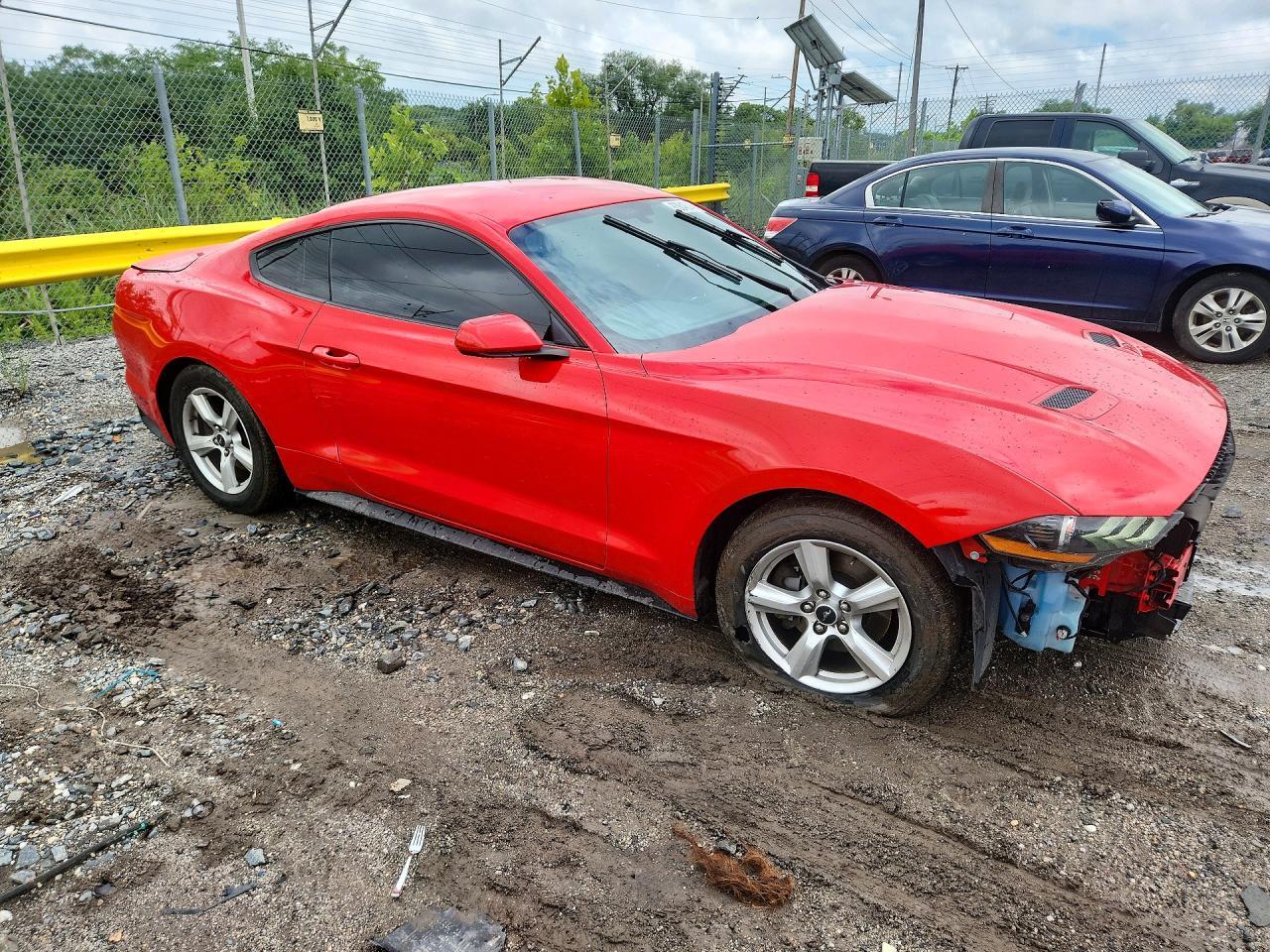 2018 Ford Mustang - zdjęcie 4