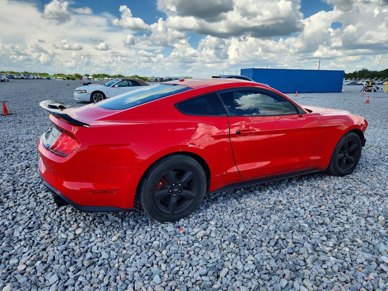 2019 Ford Mustang - zdjęcie 11