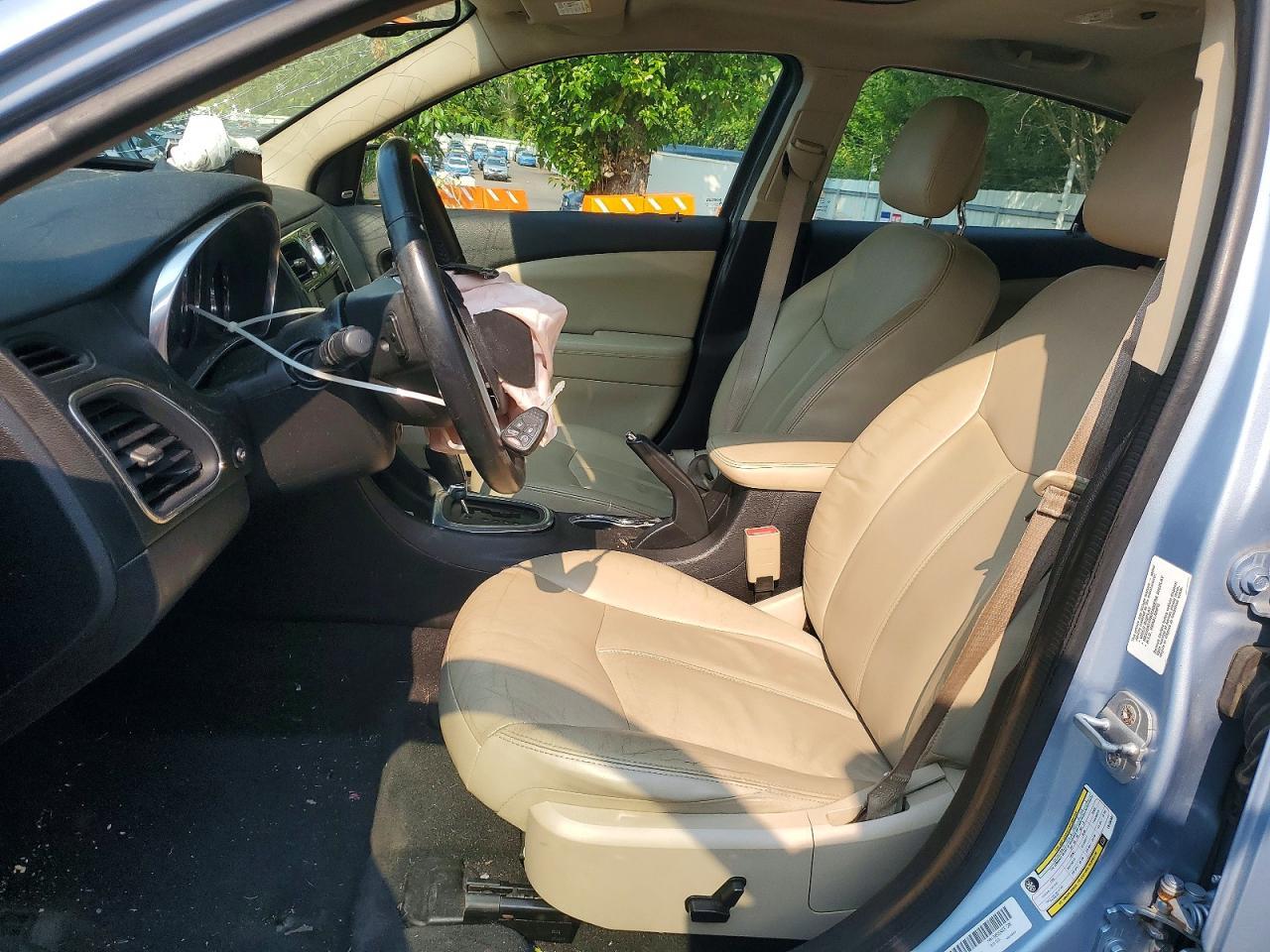 2014 Chrysler 200 Limited - zdjęcie 7