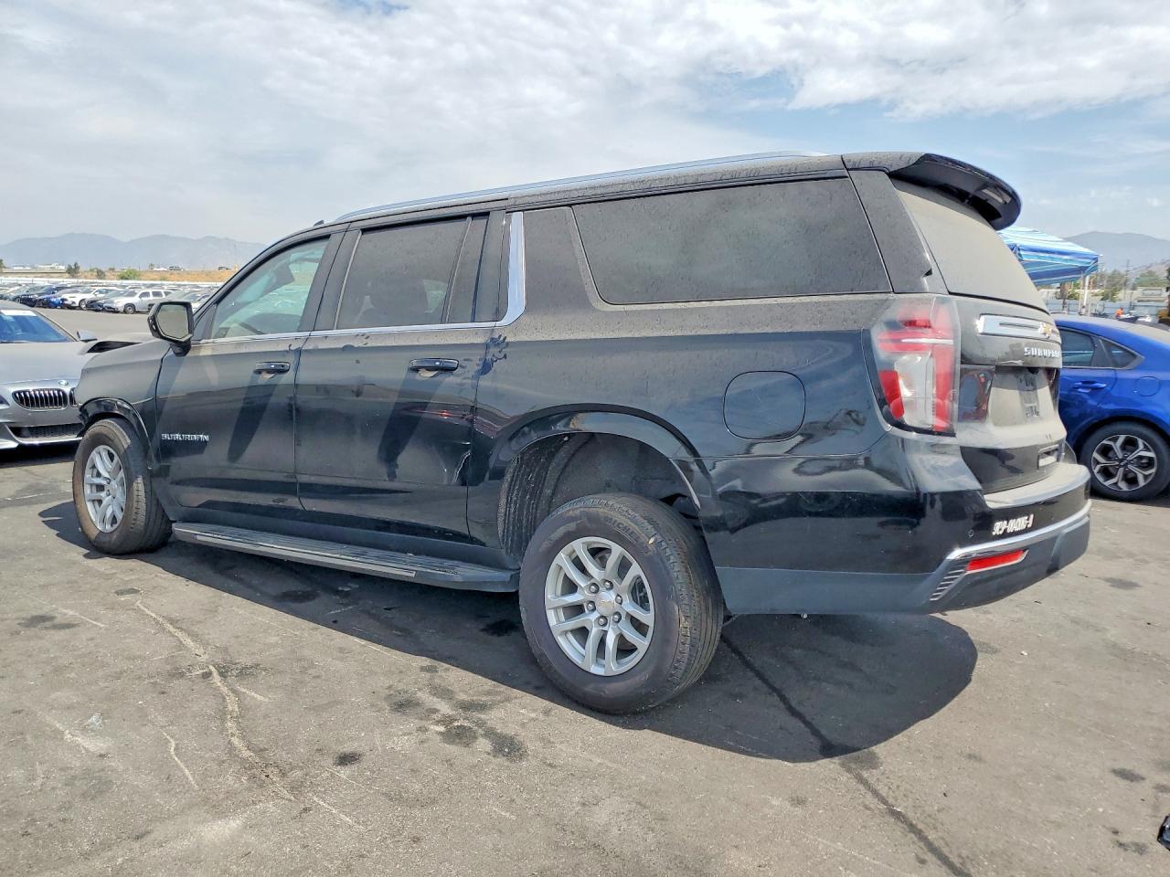 2024 Chevrolet Suburban C1500 Lt - zdjęcie 2