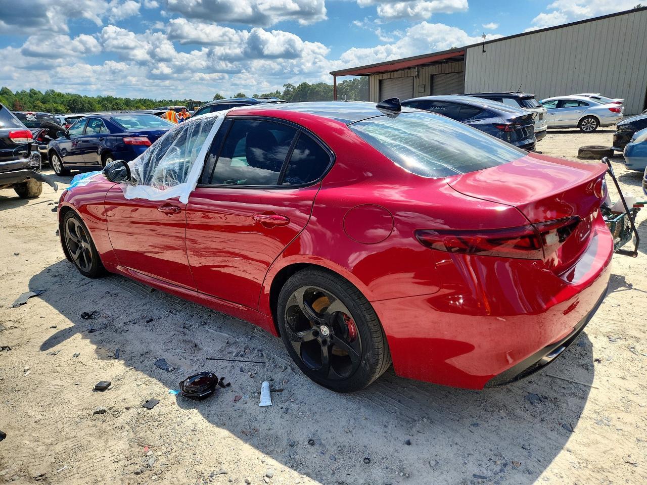 2017 Alfa Romeo Giulia - zdjęcie 2