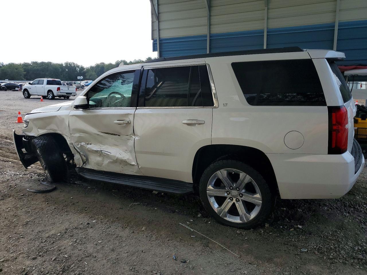 2016 Chevrolet Tahoe C1500 Lt - zdjęcie 2