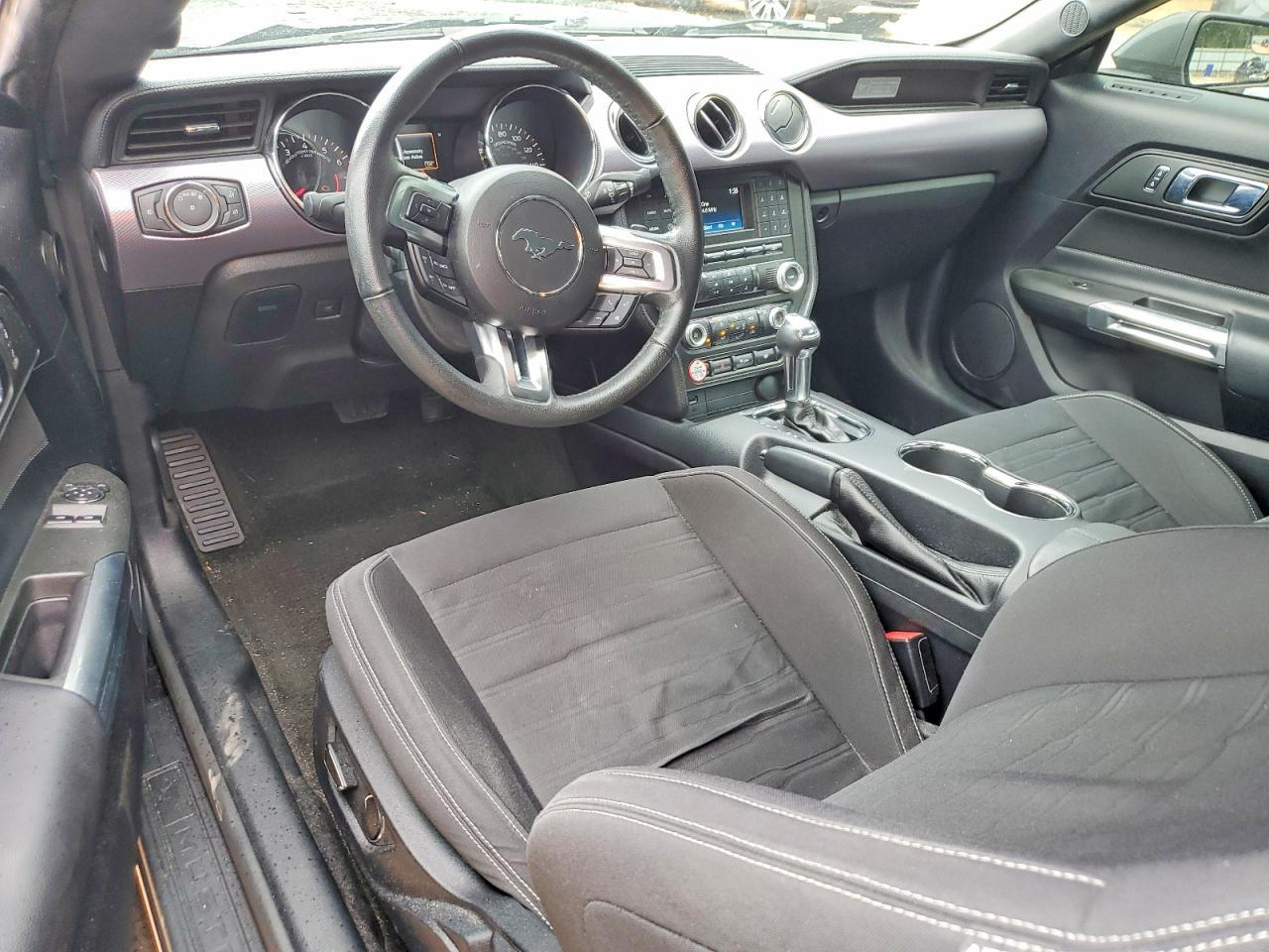 2016 Ford Mustang - zdjęcie 8