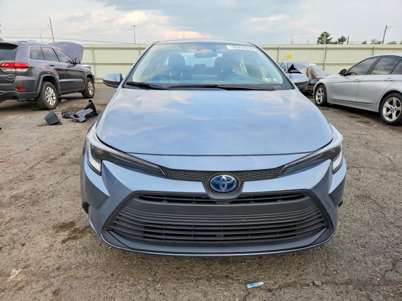 2023 Toyota Corolla Hybrid Le - zdjęcie 5