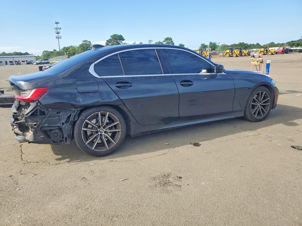 2019 BMW 330I - zdjęcie 3