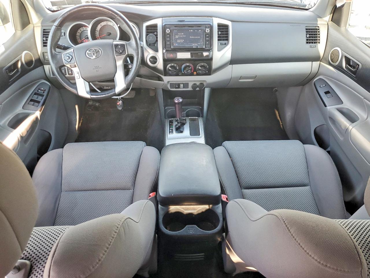 2015 Toyota Tacoma V6 - zdjęcie 8