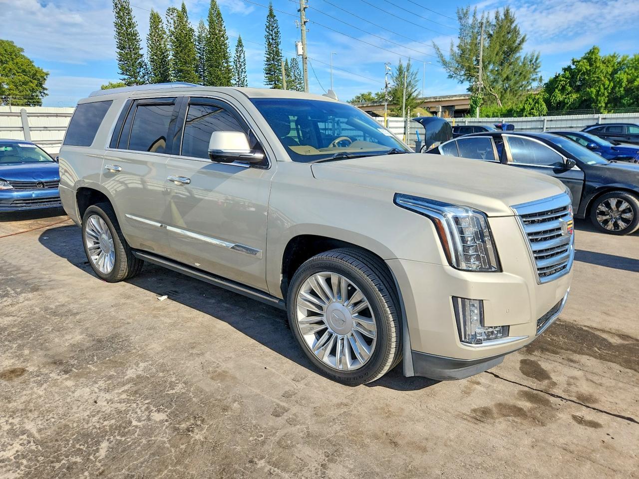 2016 Cadillac Escalade Platinum - zdjęcie 4