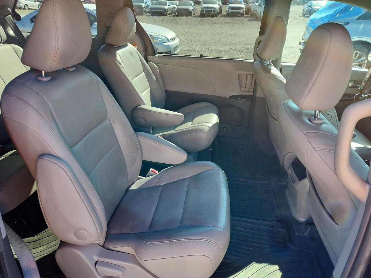2017 Toyota Sienna Xle 7-Passenger - zdjęcie 10