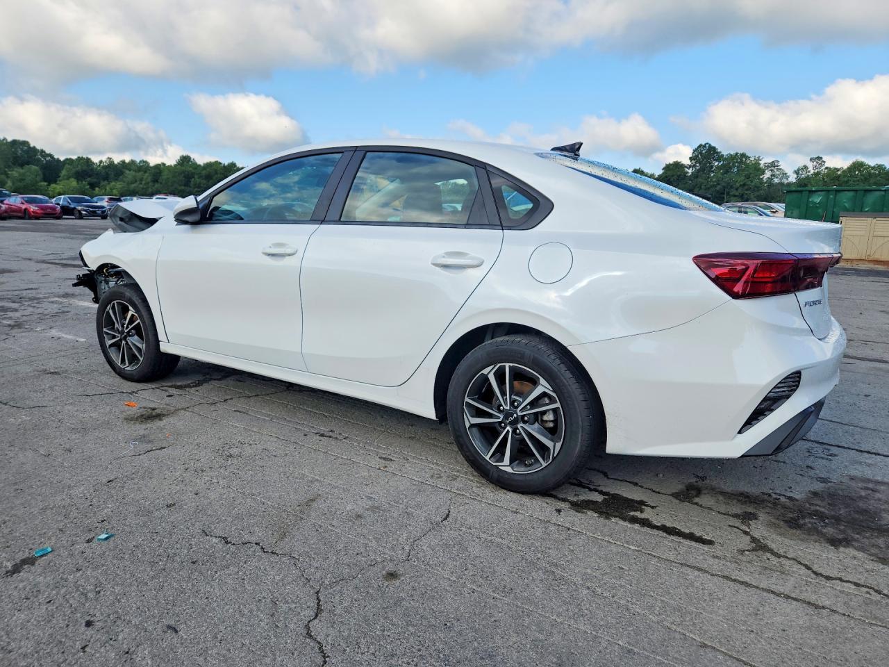 2024 Kia Forte Lxs - zdjęcie 2