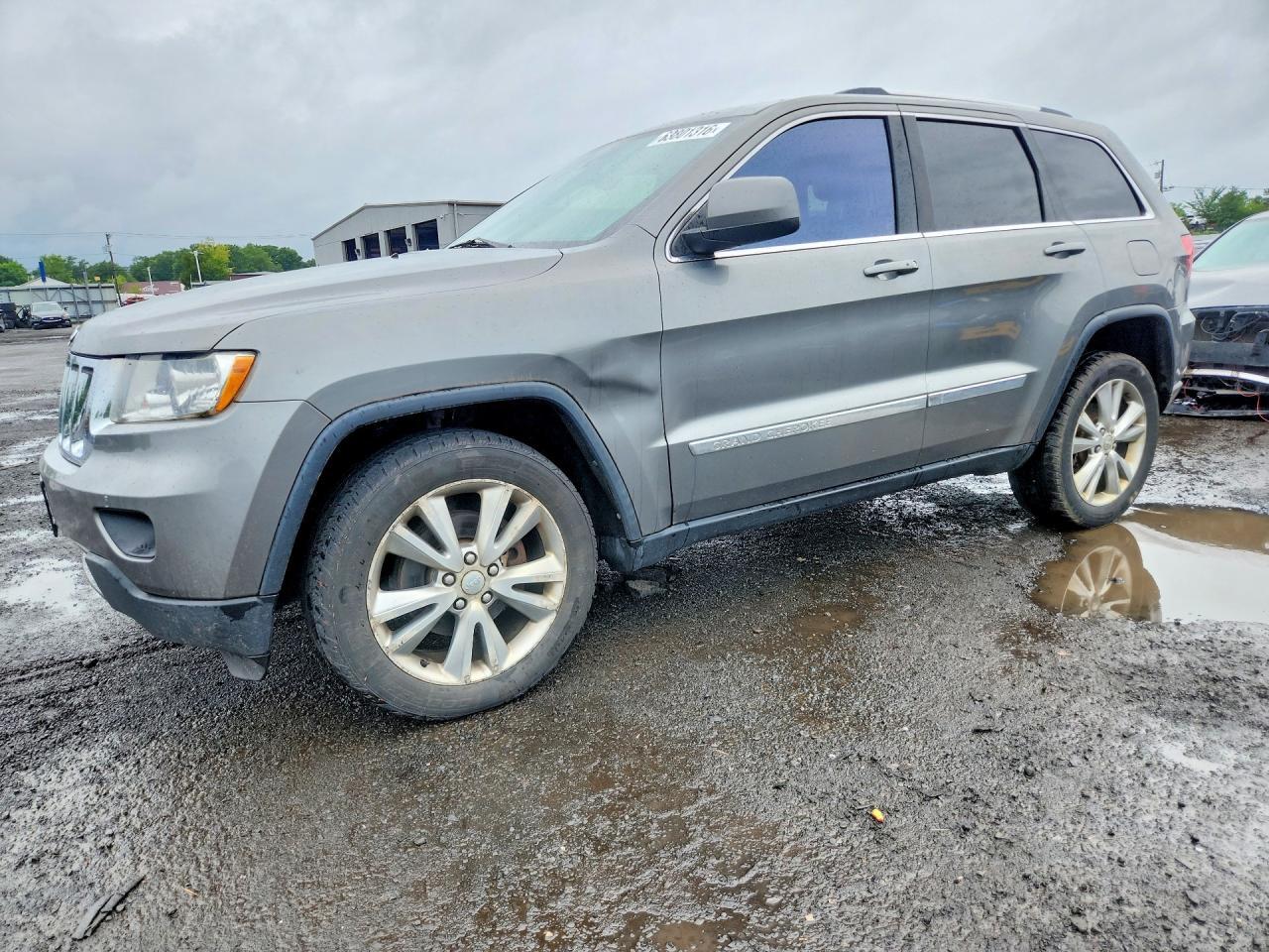 2013 Jeep Grand Cherokee Laredo - zdjęcie główne