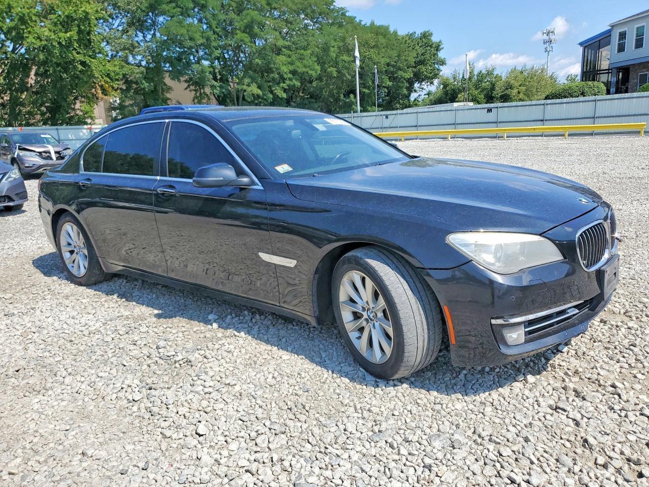 2015 BMW Seria 7 740Li - zdjęcie 4