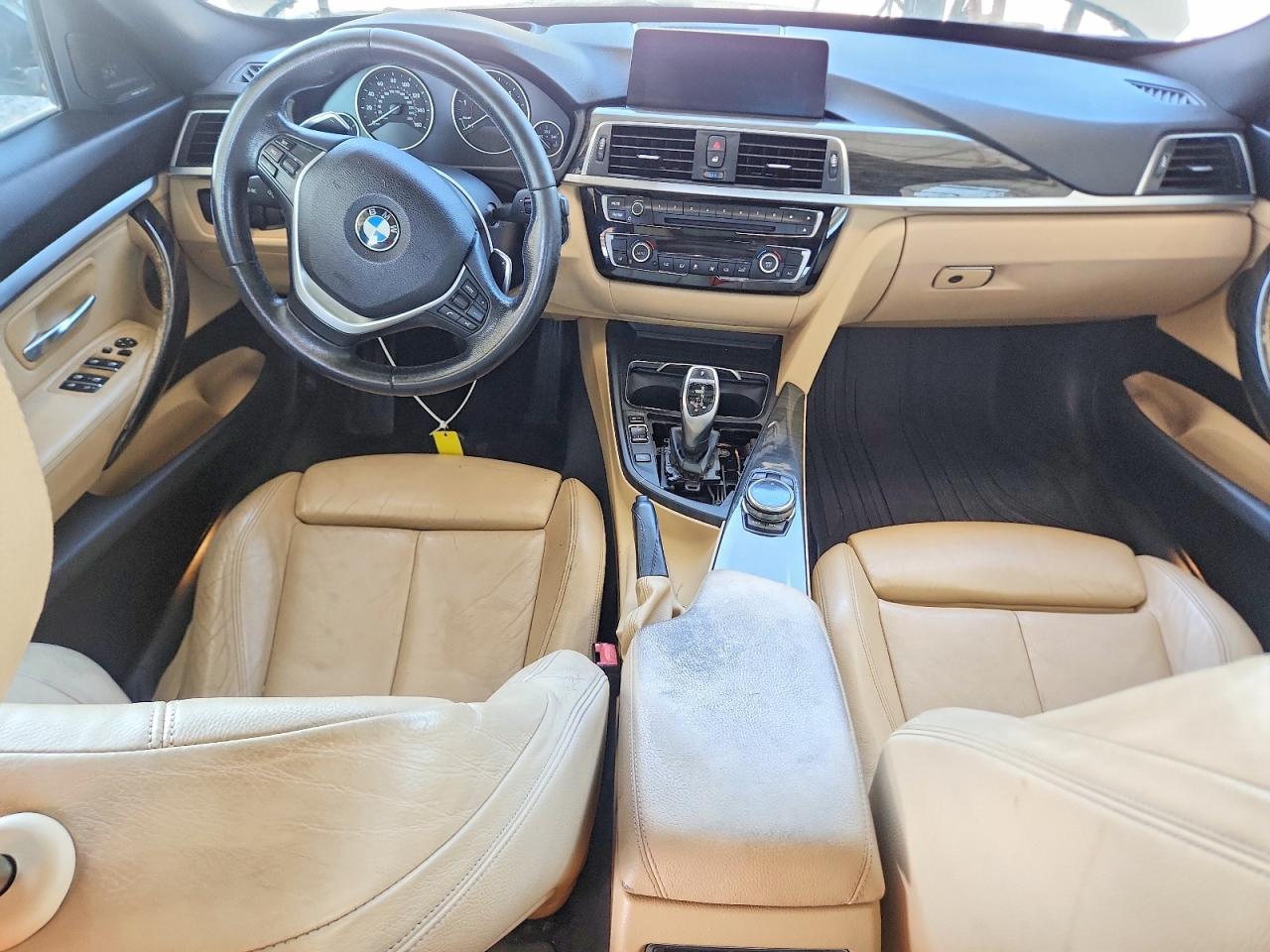 2017 BMW 330 Xigt - zdjęcie 8