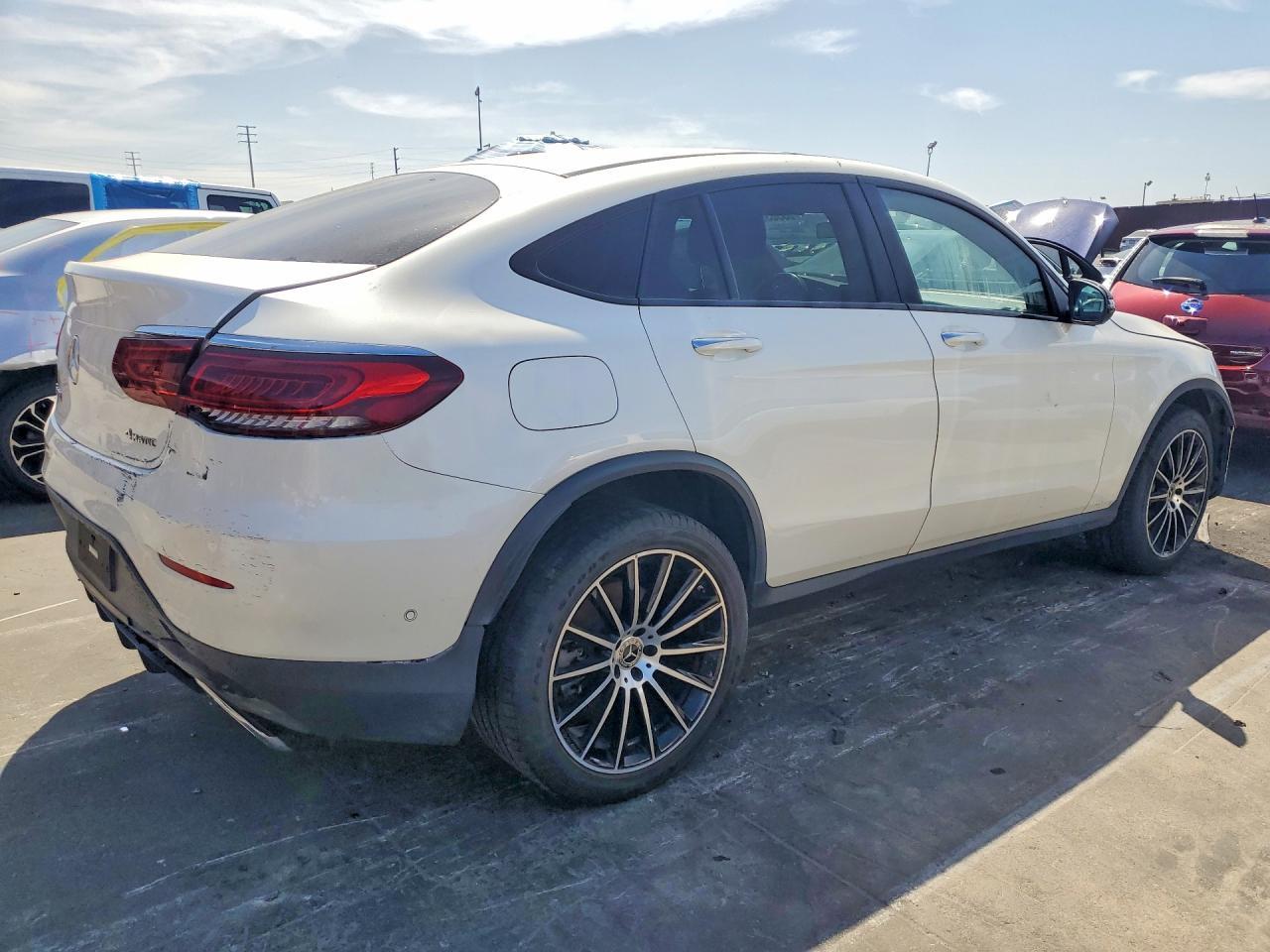 2021 Mercedes-Benz Glc Coupe 300 4Matic - zdjęcie 3