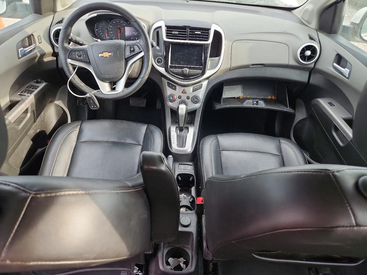 2018 Chevrolet Sonic Premier - zdjęcie 8