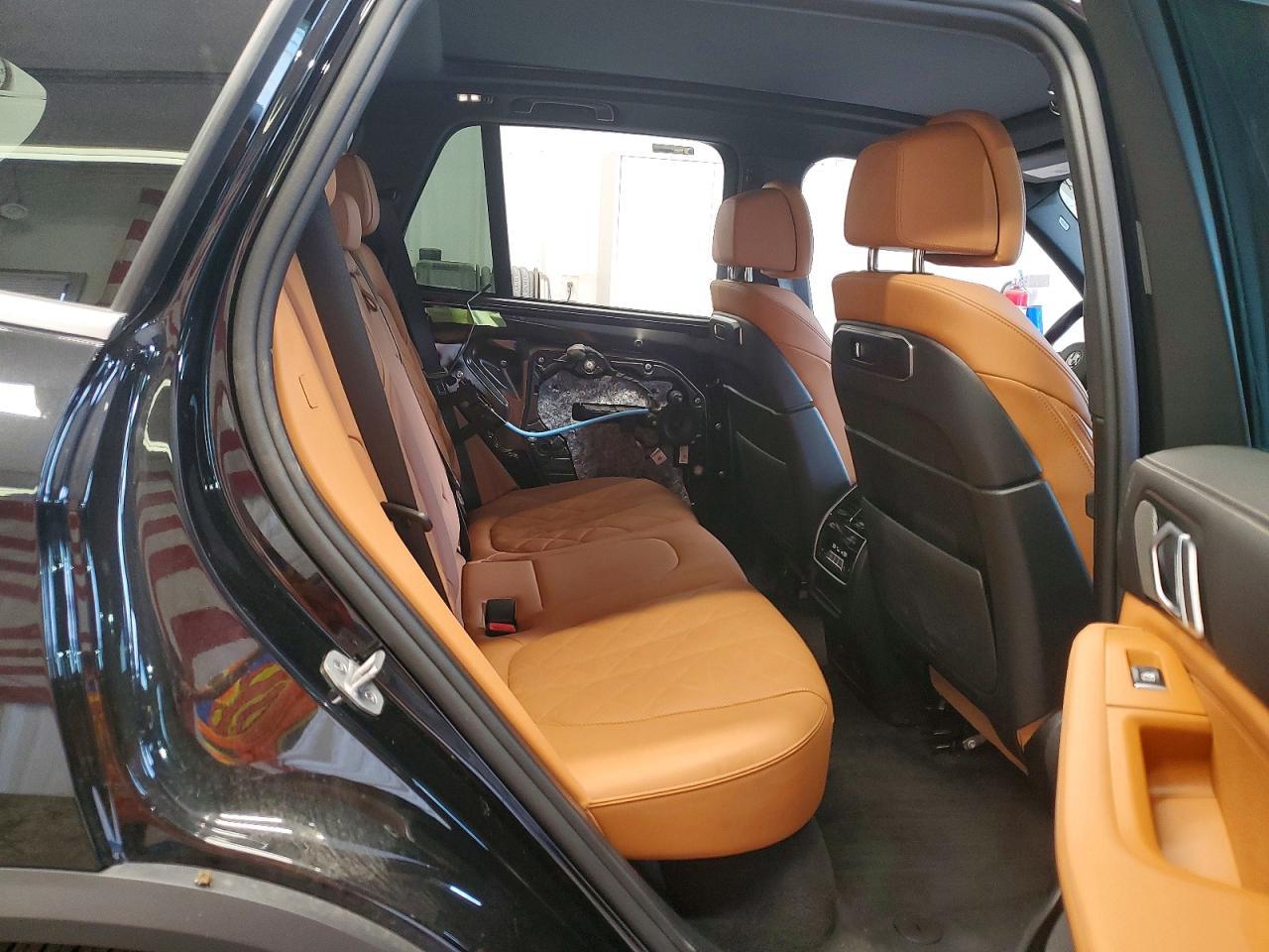 2025 BMW X5 xDrive50E - zdjęcie 11