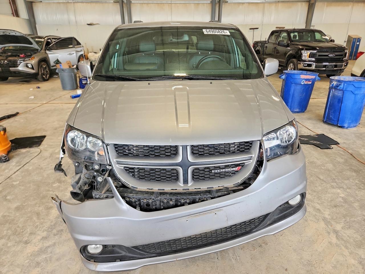 2019 Dodge Grand Caravan Gt - zdjęcie 5